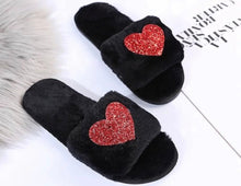 Load image into Gallery viewer, Heart Glitter Slipper
