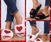 Load image into Gallery viewer, Heart Glitter Slipper
